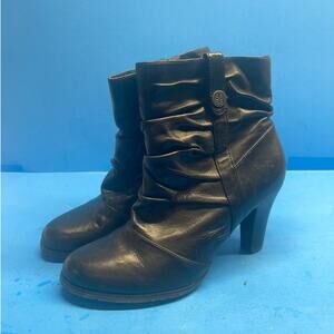 BCBG  Paris Women's Cadencex Black Leather Ankle Heel Boots  Sz 6.5 B